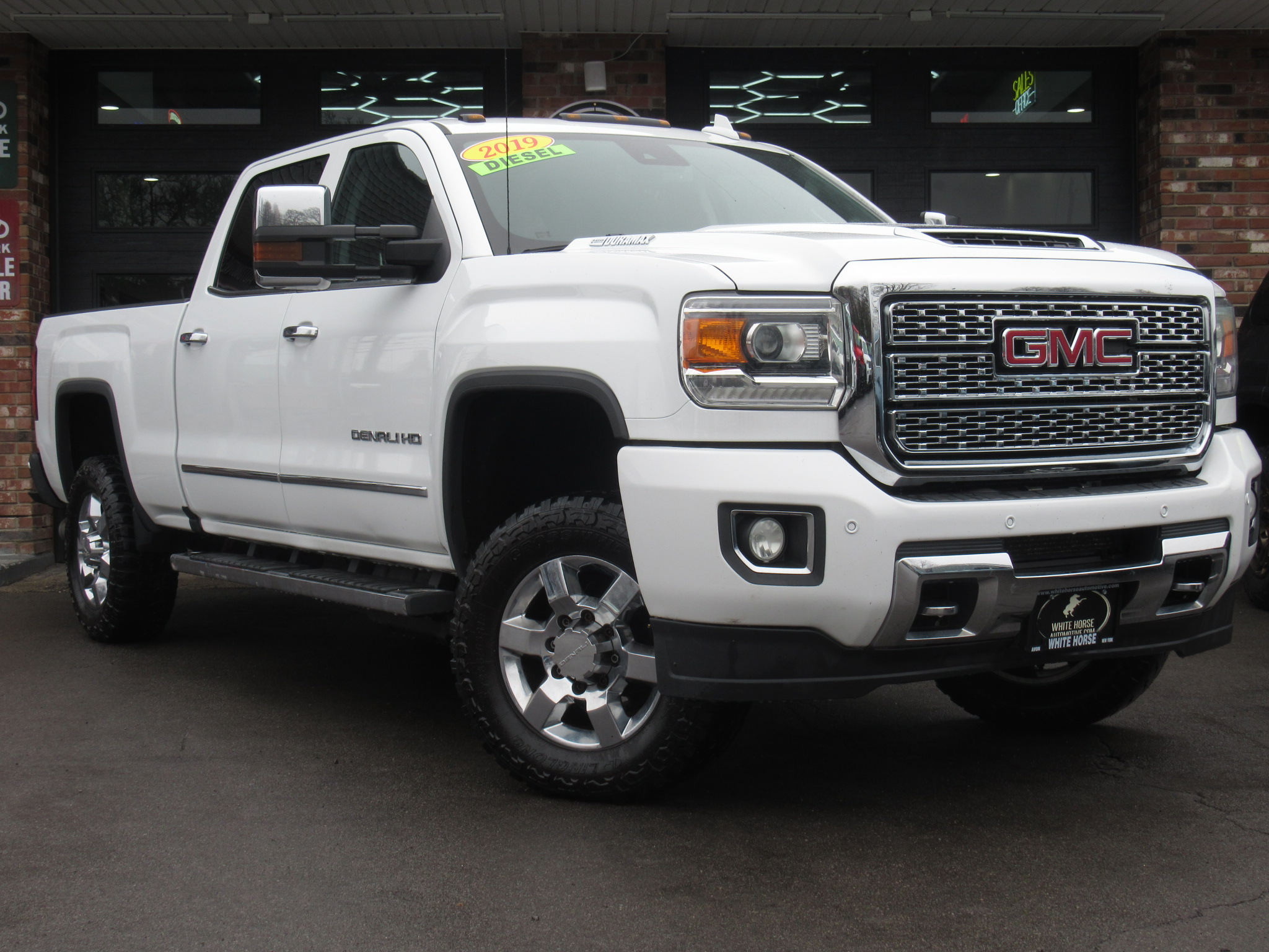 2019 GMC Sierra 4WD Crew Cab Standard Box Denali's photo