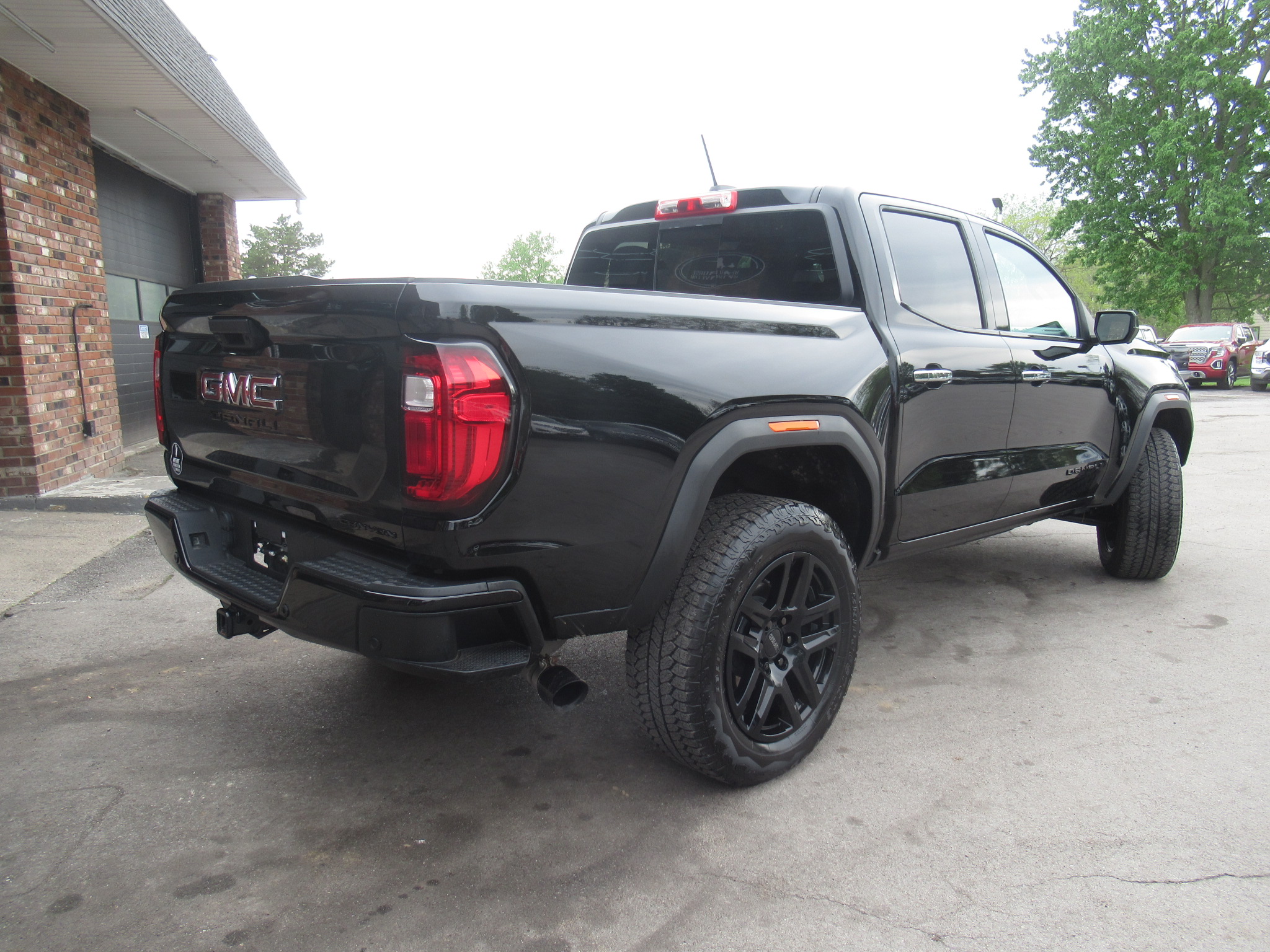 2023 GMC Canyon Denali - Photo 12