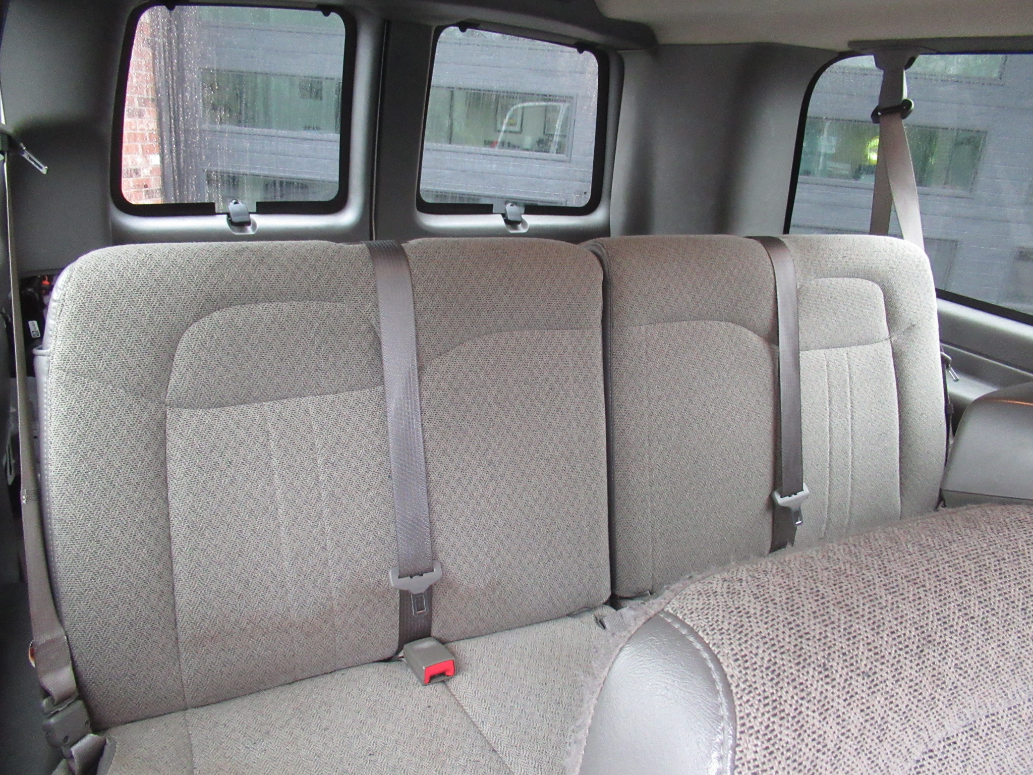 2025 Chevrolet Express Passenger LT - Photo 8