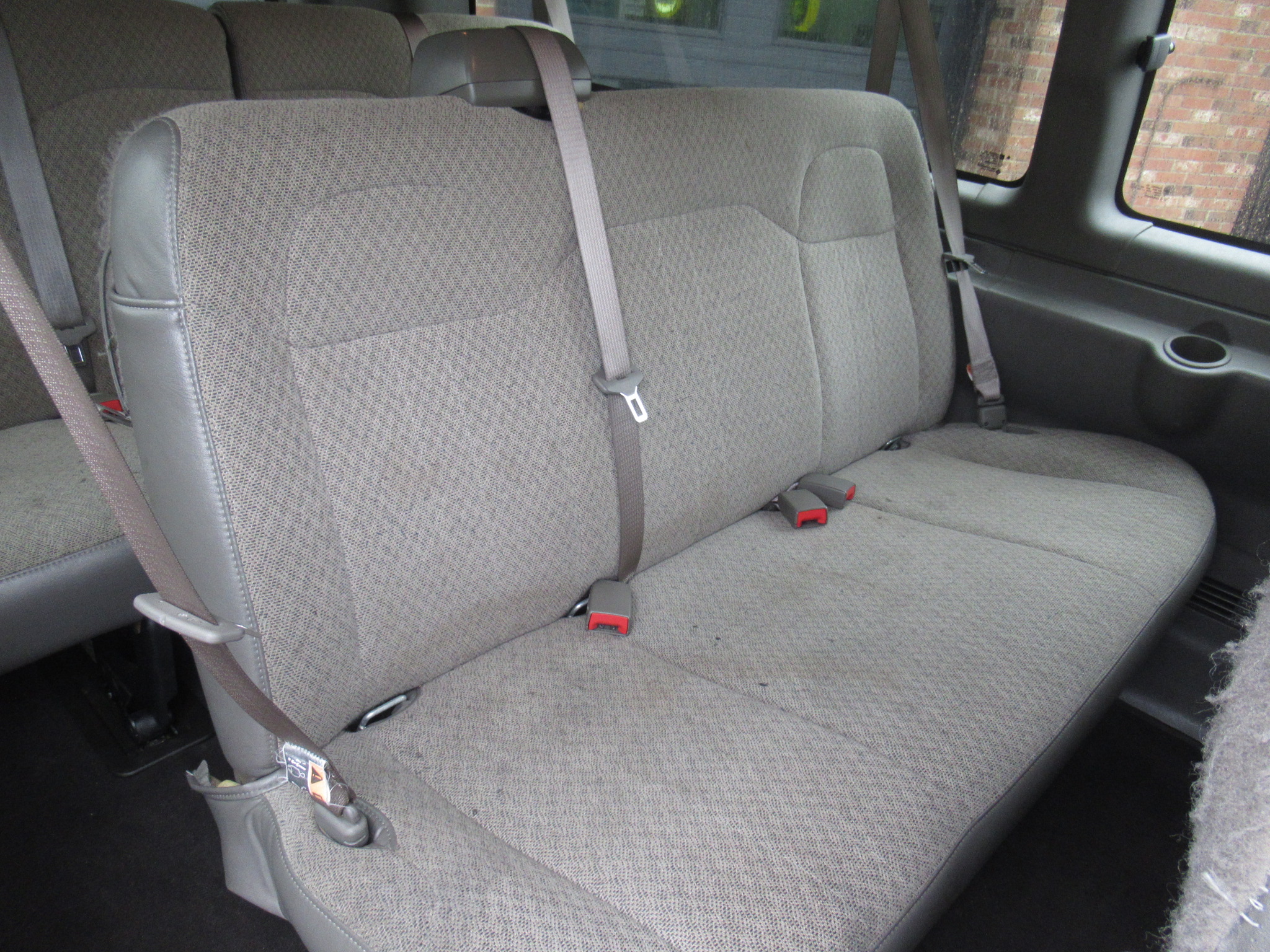 2025 Chevrolet Express Passenger LT - Photo 9