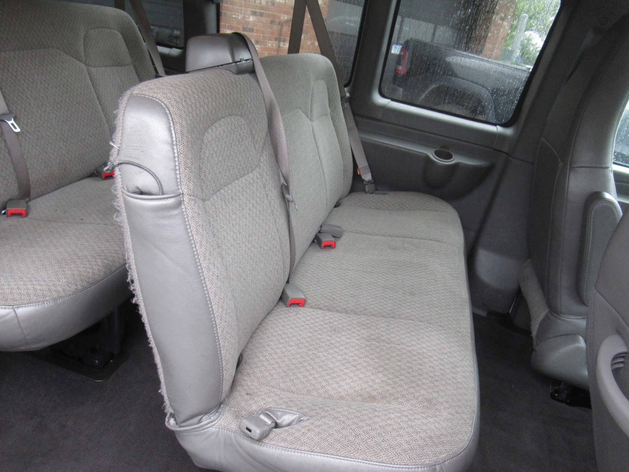 2025 Chevrolet Express Passenger LT - Photo 10