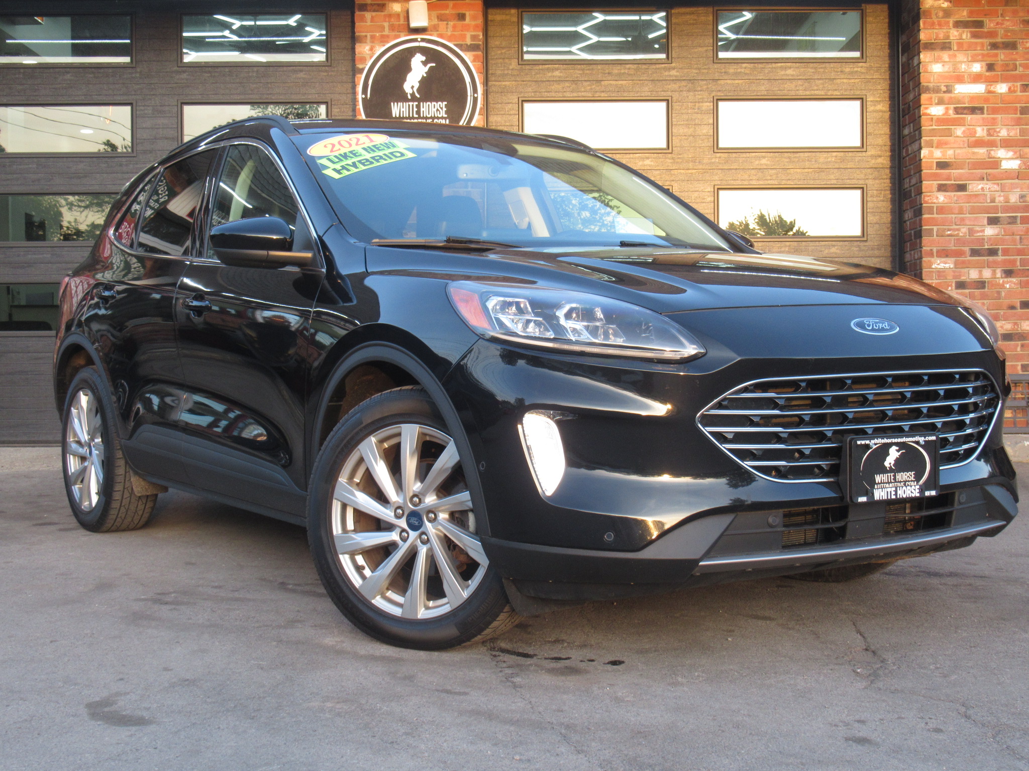 2021 Ford Escape Titanium AWD Hybrid's photo