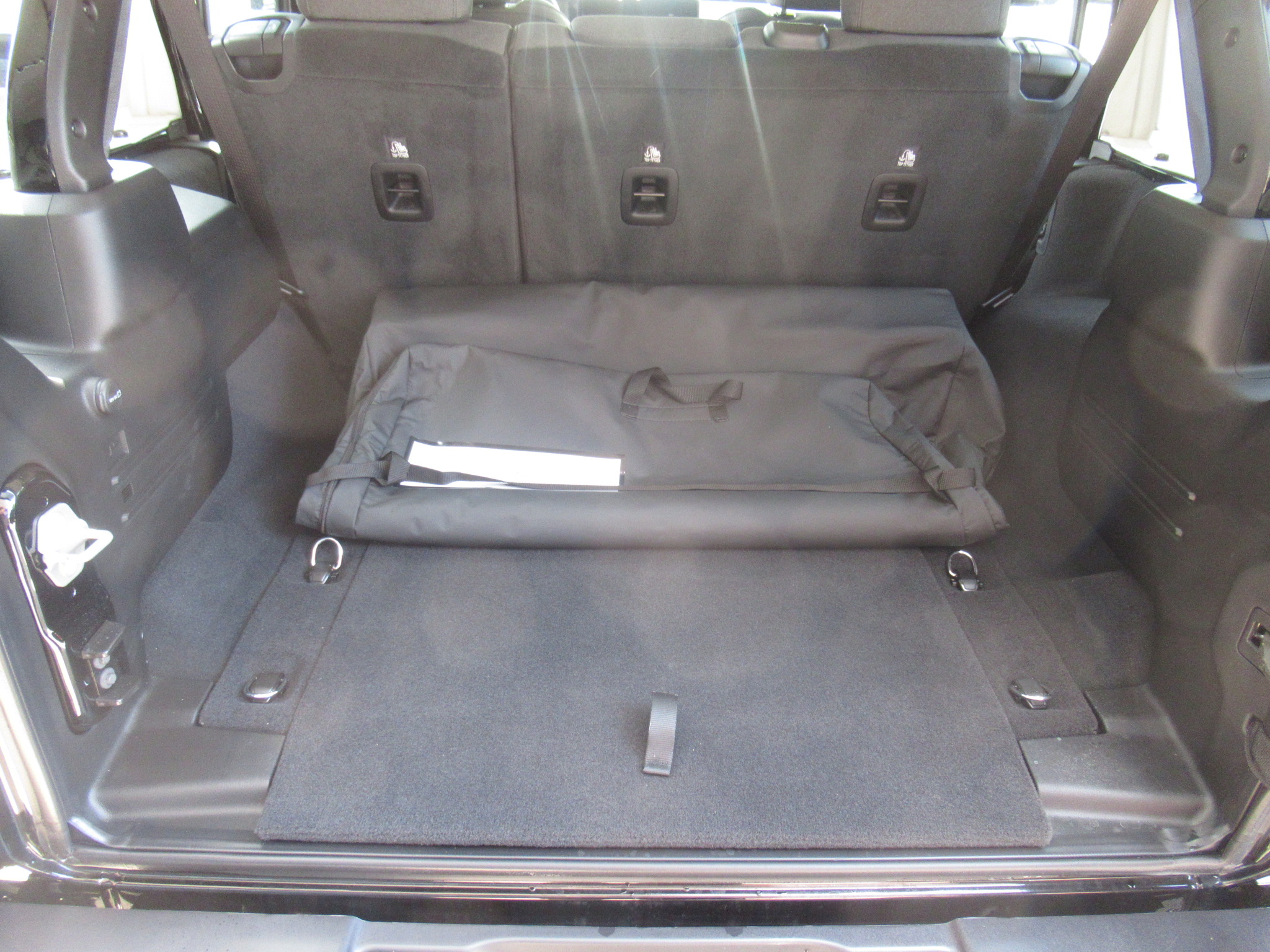 2025 Jeep Wrangler 4-Door Sahara - Photo 12