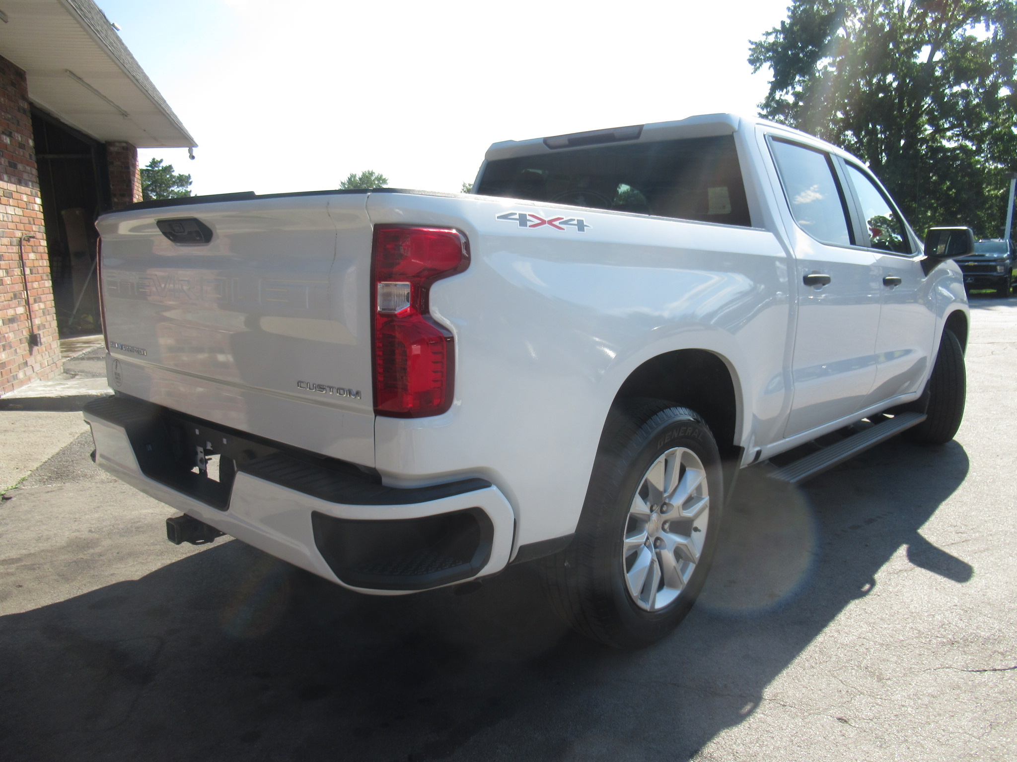 2023 Chevrolet Silverado 1500 Custom - Photo 11